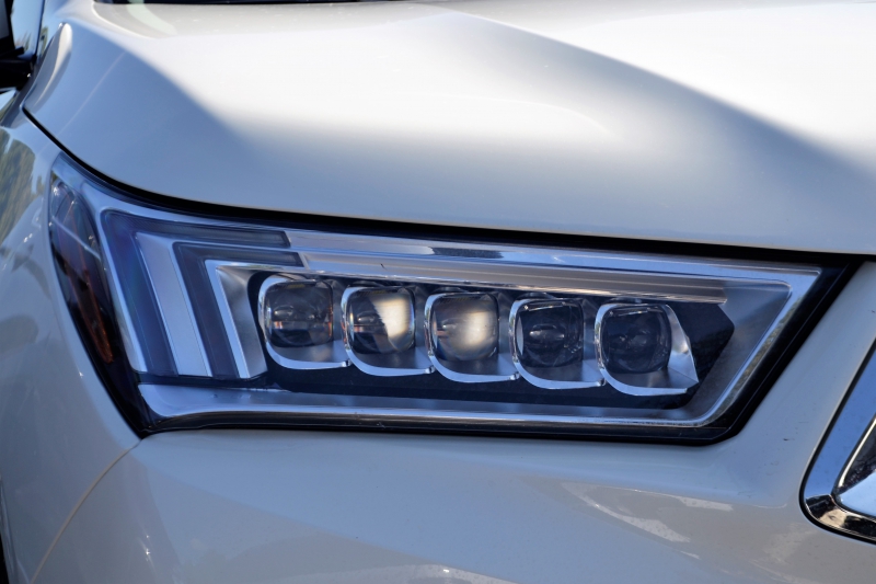 automobile-MONTMEYAN-min_acura-headlamp-2834131